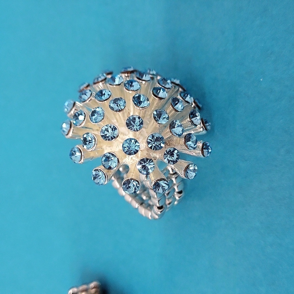 Ring bundle, 2 Embellished Statement Rings - Picture 3 of 8